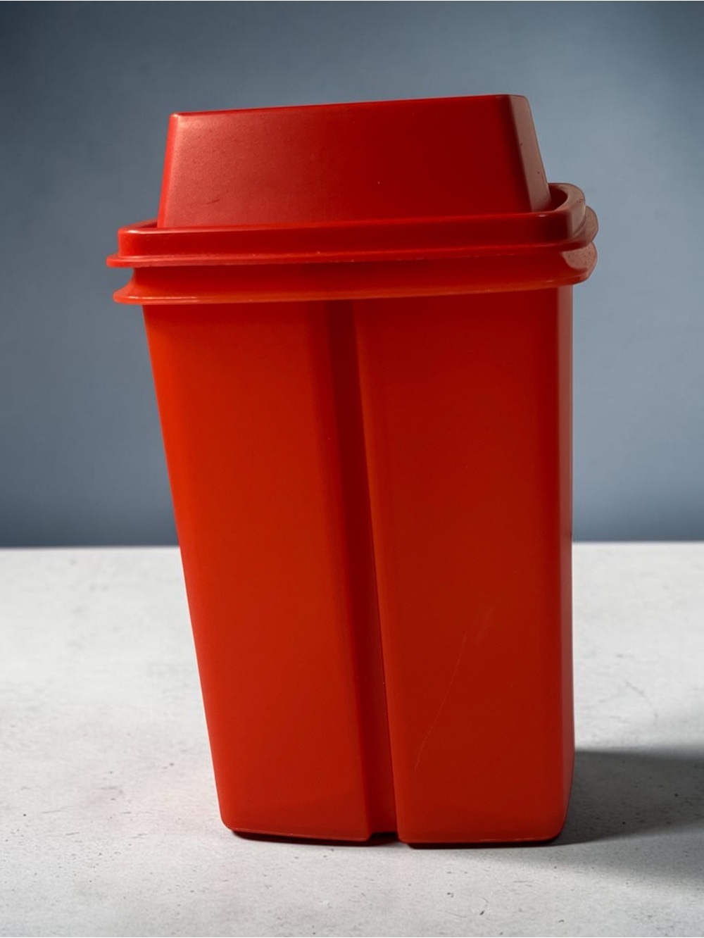 Large Tupperware pick-a-deli